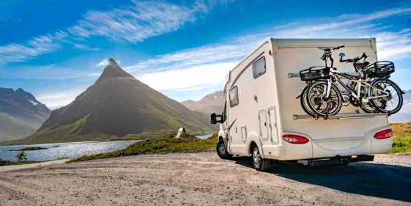 Accessori Utili per il Rimessaggio del Camper: Dalle Coperture alle Batterie